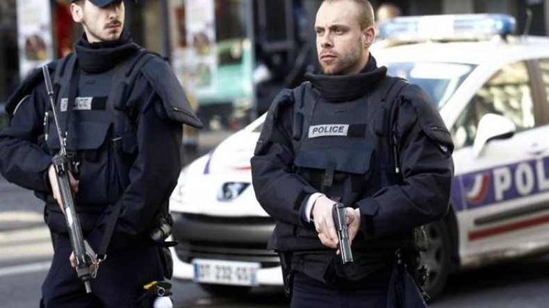 فرنسا: السجن لمسلم سجد وهتف “الله أكبر” بعد تلقيه خبرا سعيدا