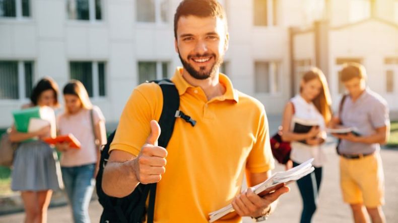 سفارة الإتحاد الأوروبي تكشف عن منح دراسة للطلبة الجزائريين