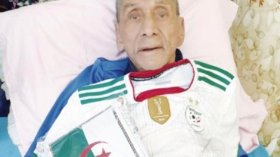 الرئيس تبون معزيا في وفاة كروم: ساهم في اسماع صوت القضية الجزائرية