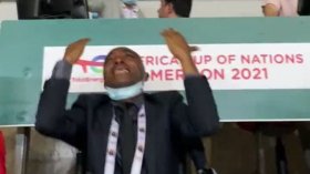 بالفيديو.. فرحة هستيرية لمعلق غينيا الإستوائية بعد الفوز