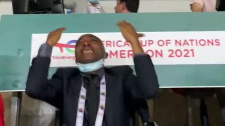 بالفيديو.. فرحة هستيرية لمعلق غينيا الإستوائية بعد الفوز