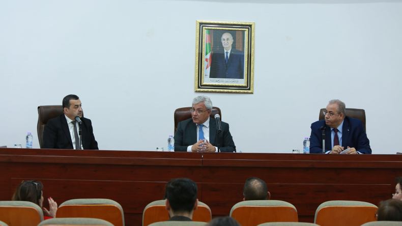 لجنة وزارية ثلاثية لتوفير الأكسجين الطبي ورفع قدرات التخزين