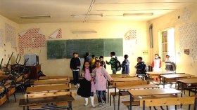 مديرون يطالبون بتعليق الدراسة بحجة إصابات كورونا