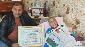 وفاة لاعب فريق جبهة التحرير سابقا “عبد الكريم كاروم”