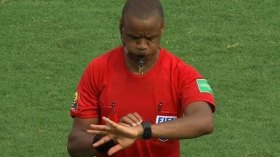 فضيحة تحكيمية تاريخية في مباراة مالي وتونس في كأس إفريقيا