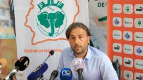 مدرب كوت ديفوار: أعرف الجزائر ومنتخبها جيدا