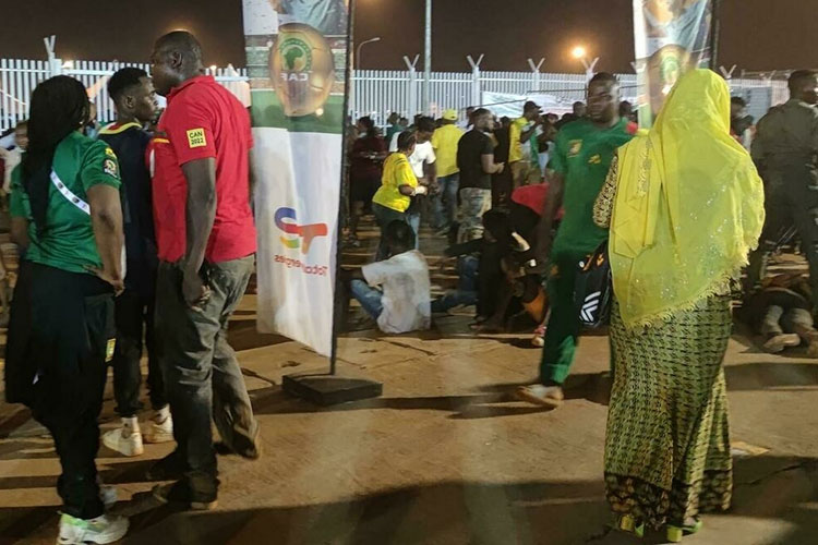 8 morts dans une bousculade devant le stade abritant le match Cameroun-Comores