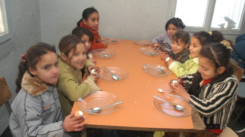 أزمة إطعام مدرسي.. ومديرون في مواجهة نقص العمال