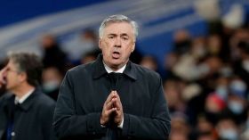 لمّا يُجبَر أنتشيلوتي على العودة إلى مقاعد الدراسة!