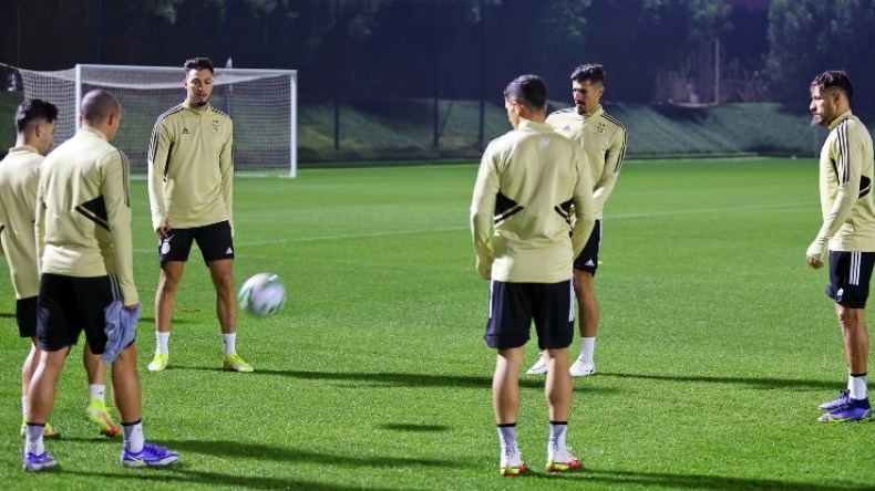 “محاربو الصحراء” بِلباس أبيض أمام “الفيلة” لِسادس مرّة