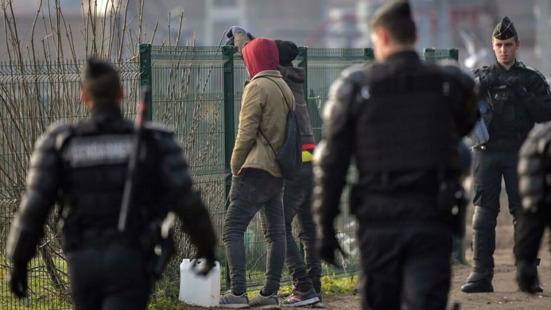 Video… 3 African Immigrants Attack An Algerian In Northern France