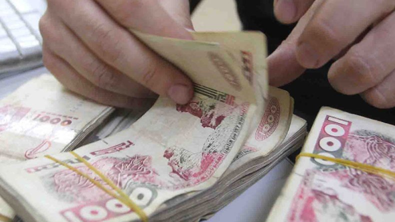 القروض وتمويل المشاريع الاستثمارية.. وزير المالية يكشف