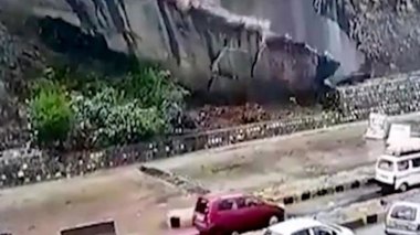 VIDEO: un effondrement spectaculaire en Inde