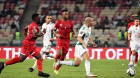 تضامن مليوني مع بلماضي و”الخضر”