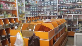 دكاكين الأعشاب تنافس الصيدليات في زمن “أوميكرون”!