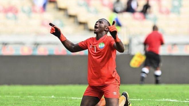 حارس سيراليون: أتابع “البريمرليغ” وأحوز معلومات جيّدة عن محرز