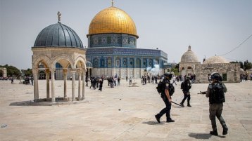 القدس: الصلاة والدفاع عن النفس..