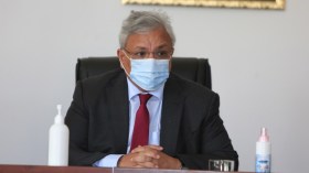 هل الدواء الجنيس فعال؟..  وزير الصناعة الصيدلانية يجيب