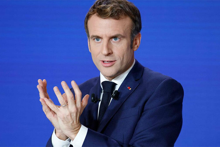 Macron’s Mission to Dispel Clouds of the Crisis with Algeria