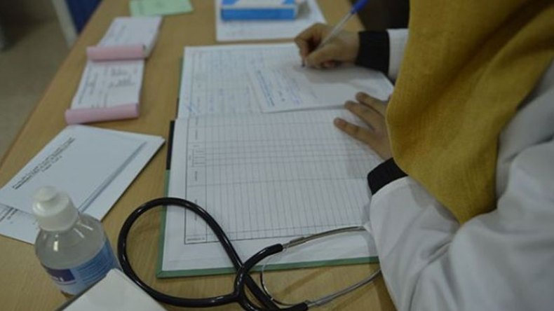 موظفون في عطل مرضية جماعية وإدارات فارغة