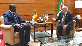 الجزائر تعلن استعدادها للوساطة بين مالي ومجموعة غرب افريقيا