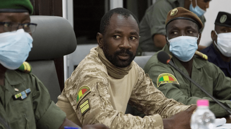 دول غرب افريقيا تعلن الحصار على مالي وباماكو تتهمها بالعمالة