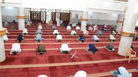 أئمة “يجاهدون” لمحاربة الاستهتار بـ “كورونا” في المساجد!