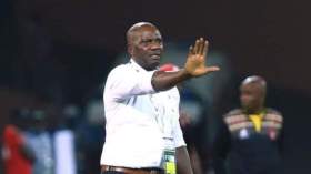 في نيجيريا يوجد 211 مليون مدرب!