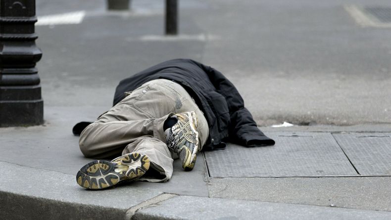 Un photographe français est mort de froid a Paris!