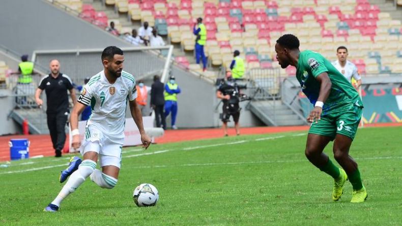 بِالفيديو: شعبية جارفة لـ “محرز” في الكاميرون