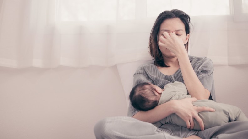 تخلصي من أرق ما بعد الولادة.. حيل بسيطة للتمتع بساعات نوم إضافية