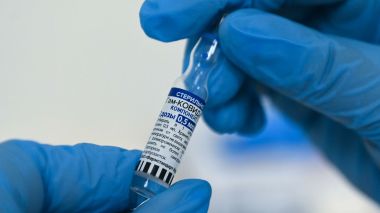 De grands virologues prônent le vaccin Spoutnik V contre l’Omicron