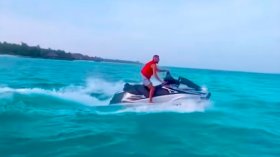 محرز.. من “جحيم” دوالا إلى “فردوس” المالديف