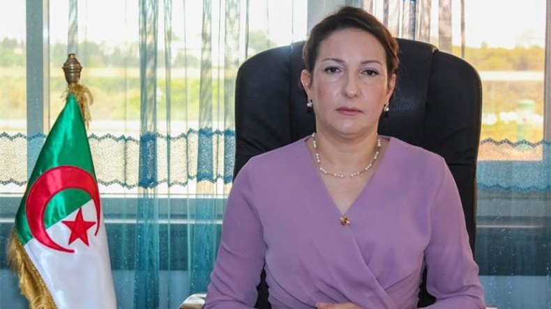 شعلال تفتح تحقيقا في مشاركة الجزائر في معرض القاهرة