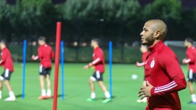 عودة براهيمي إلى القائمة الأساسية لـ “الخضر”