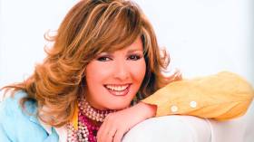 بعد خبر إعتزال أثار الحكيم الفن نهائيا.. مصادر تؤكد اصابتها بسرطان الغدد اللعابية