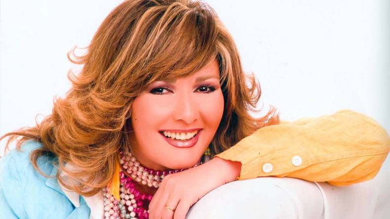 آثار الحكيم تؤكد اعتزالها الفن وتصرّح: تفرغت للعبادة وتفسير القرآن