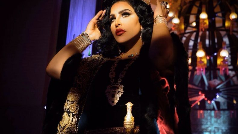الفنانة الإماراتية أحلام تثير ضجة لهذا السبب.. والداخلية الكويتية ترد!