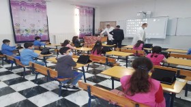 ثقل المحفظة.. هل يُحلّ باللوحات الرقمية؟!