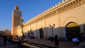 بسبب منشورات ذات طابع سياسي.. الأوقاف المغربية تعزل خطيبا