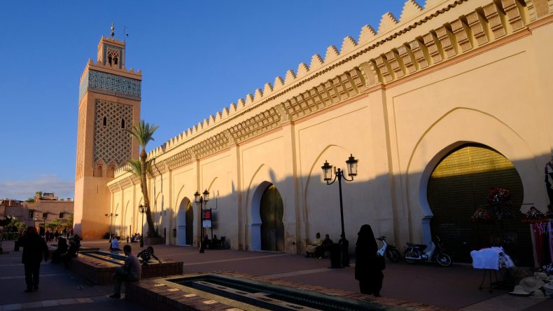 بسبب منشورات ذات طابع سياسي.. الأوقاف المغربية تعزل خطيبا