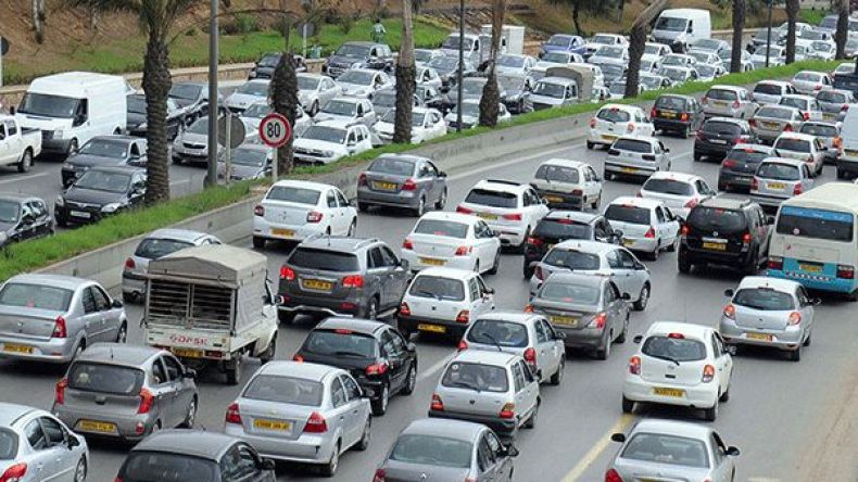 مسؤول بوزارة النقل يكشف عن الحلول المقترحة لأزمة الاختناق المروري