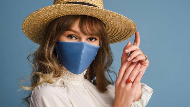 دراسة بريطانية: الكمامات تزيد الأشخاص جاذبية!