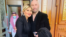 انتقادات لاذعة تطال إعلامية مصرية بعد لقائها بجون ترافولتا وسلمان خان!