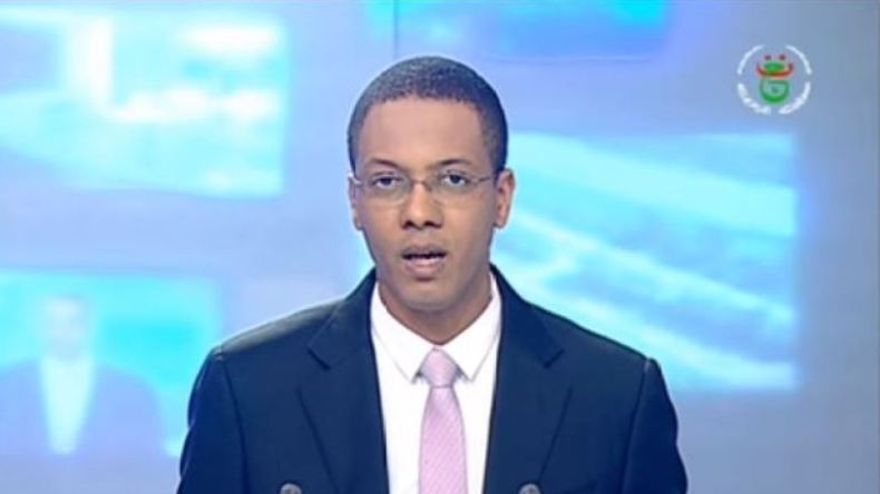 مقدم نشرة الثامنة بالتلفزيون الجزائري يطل عبر قناة العربي