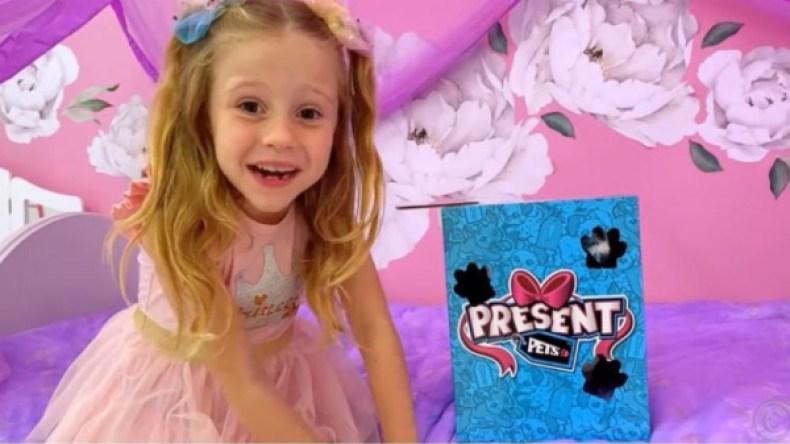 طفلة روسية ضمن قائمة المدونين الأعلى دخلا في العالم