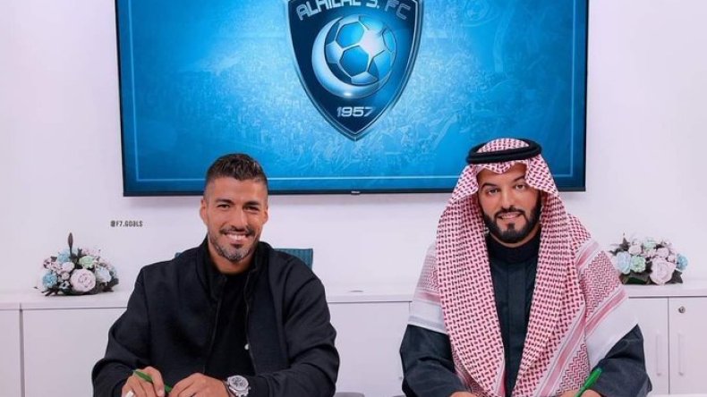 هل قرّر لويس سواريز الانتقال إلى الهلال السعودي؟.. صورة تحدث جدلا