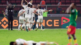 الفراعنة يروضون “الأسود غير المروضة” ويقدمون خدمة لـ”الخضر”