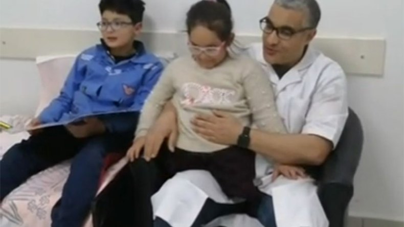 رحمة.. حافظة لكتاب الله ومتفوقة دراسيا رغم الإعاقة