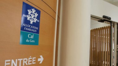 Fraude: une famille qui vit en Algérie perçoit 80 000 € d’aides sociales de la France